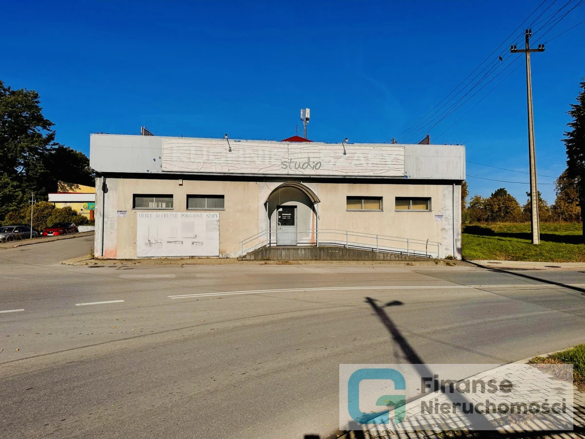 🏢 Budynek handlowo-usługowy | 464,87 m² | działka 656 m² | ul. Kolejowa, Rawa Mazowiecka