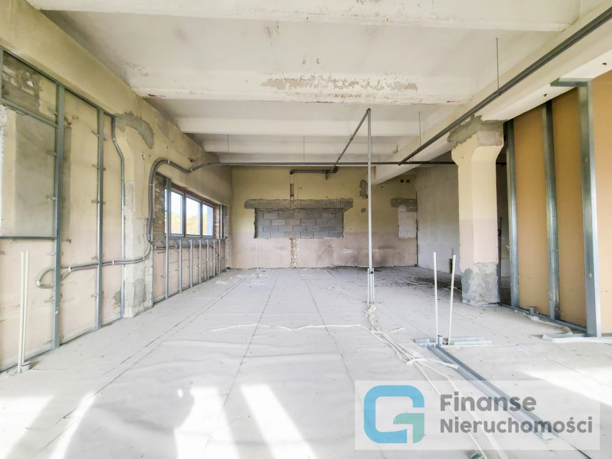 🏢 BUDYNEK USŁUGOWO-PRODUKCYJNY Z DUŻYM POTENCJAŁEM INWESTYCYJNYM | RAWA MAZOWIECKA, UL. KRAKOWSKA 11B | OK. 1565 m²