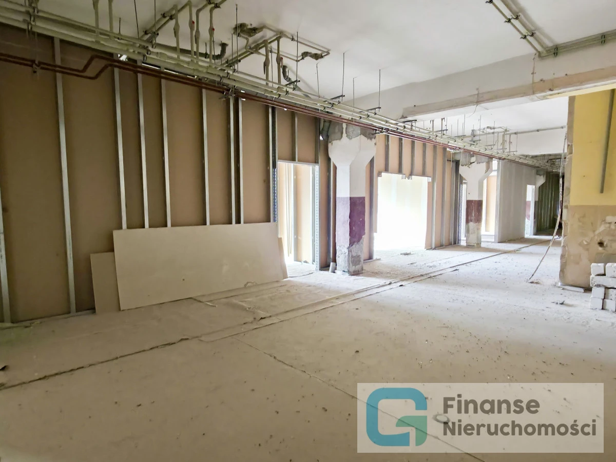 🏢 BUDYNEK USŁUGOWO-PRODUKCYJNY Z DUŻYM POTENCJAŁEM INWESTYCYJNYM | RAWA MAZOWIECKA, UL. KRAKOWSKA 11B | OK. 1565 m²