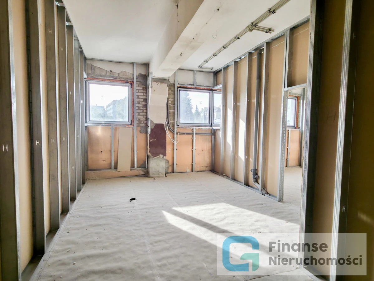 🏢 BUDYNEK USŁUGOWO-PRODUKCYJNY Z DUŻYM POTENCJAŁEM INWESTYCYJNYM | RAWA MAZOWIECKA, UL. KRAKOWSKA 11B | OK. 1565 m²