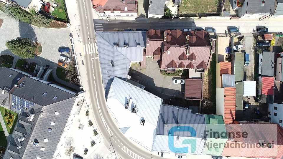 🏢 Lokal użytkowy 103 m² w ścisłym centrum | Rawa Mazowiecka, Plac Piłsudskiego 10 | duże witryny | dwa wejścia