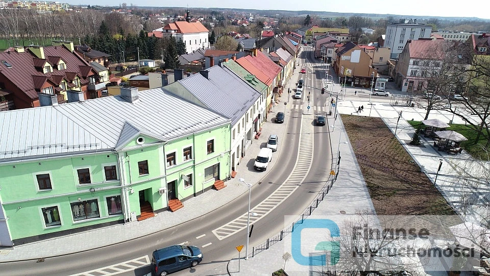 🏢 Lokal użytkowy 103 m² w ścisłym centrum | Rawa Mazowiecka, Plac Piłsudskiego 10 | duże witryny | dwa wejścia
