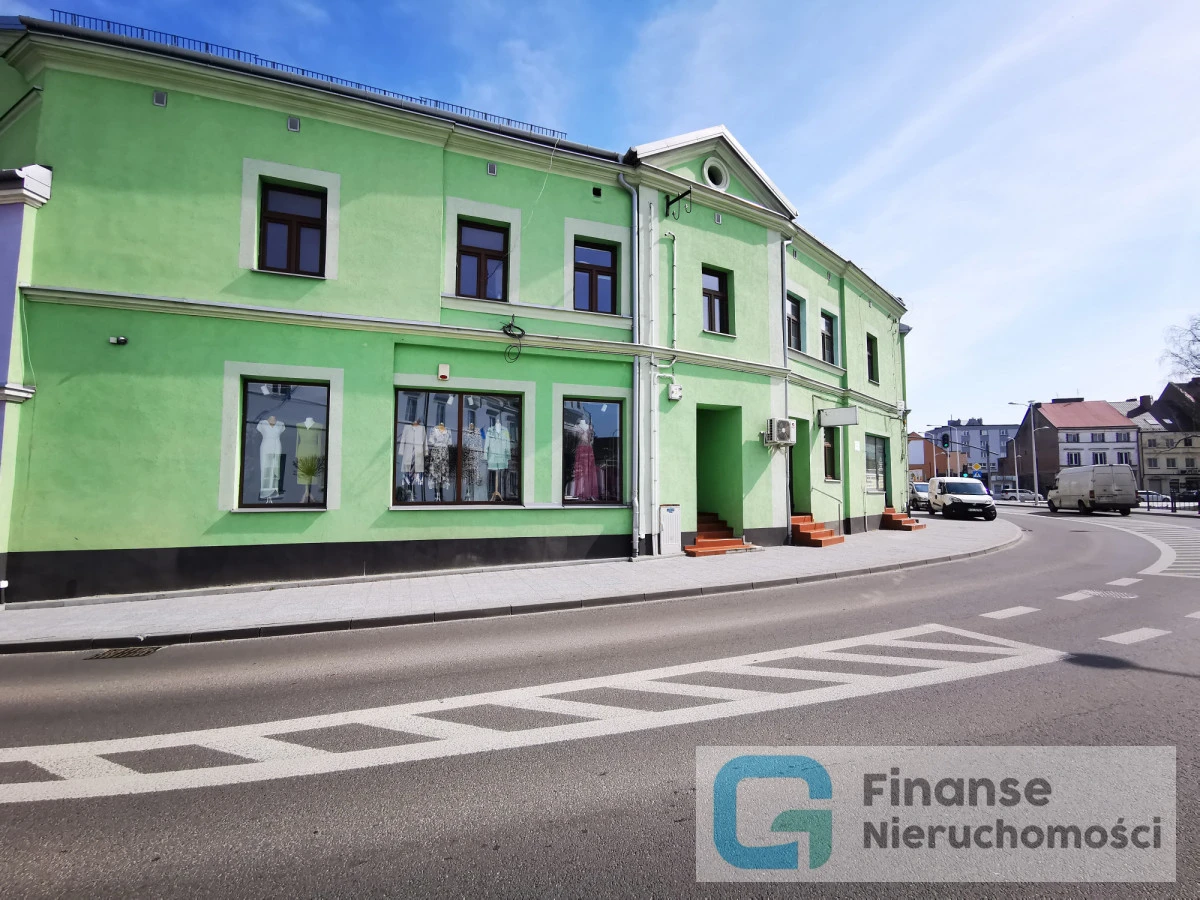 🏢 Lokal użytkowy 103 m² w ścisłym centrum | Rawa Mazowiecka, Plac Piłsudskiego 10 | duże witryny | dwa wejścia