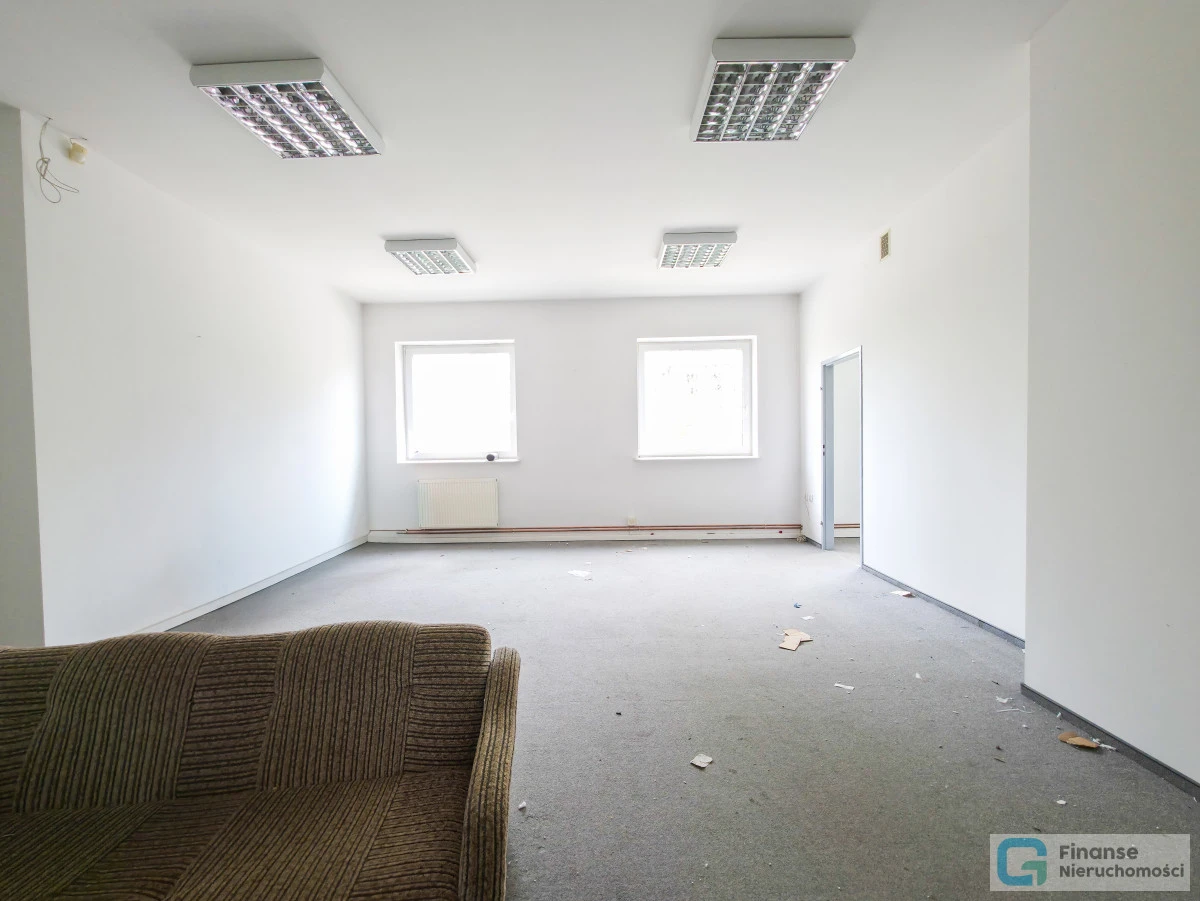 🏭 MAGAZYN + POWIERZCHNIE BIUROWE NA WYNAJEM | 810 m² MAGAZYNU | 540 m² BIUR | DZIAŁKA 11 309 m² | DUŻY TEREN OPERACYJNY