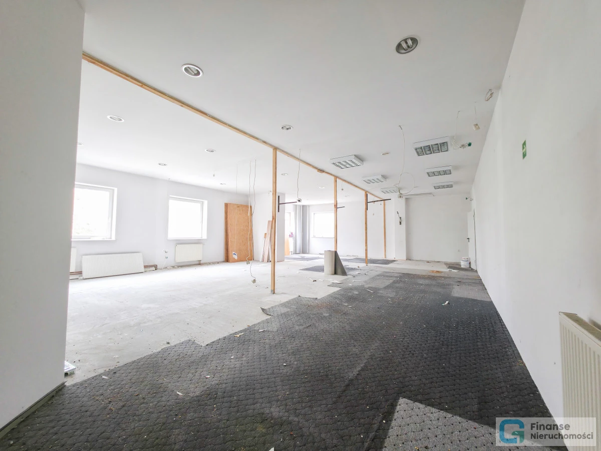 🏭 MAGAZYN + POWIERZCHNIE BIUROWE NA WYNAJEM | 810 m² MAGAZYNU | 540 m² BIUR | DZIAŁKA 11 309 m² | DUŻY TEREN OPERACYJNY