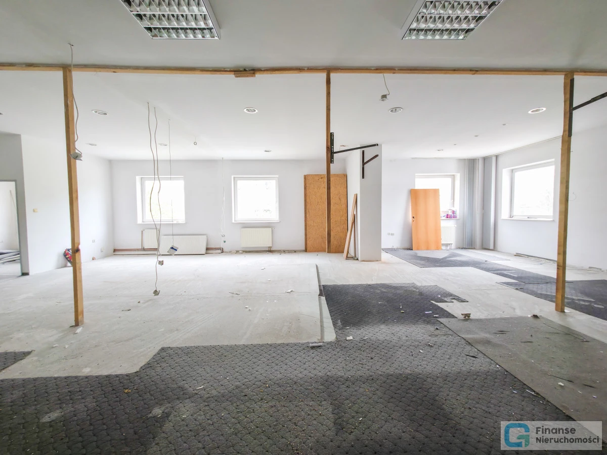 🏭 MAGAZYN + POWIERZCHNIE BIUROWE NA WYNAJEM | 810 m² MAGAZYNU | 540 m² BIUR | DZIAŁKA 11 309 m² | DUŻY TEREN OPERACYJNY