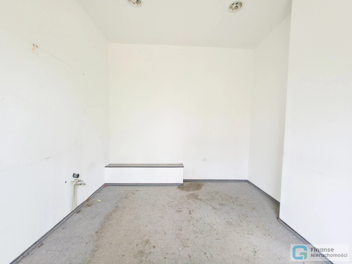 🏭 MAGAZYN + POWIERZCHNIE BIUROWE NA WYNAJEM | 810 m² MAGAZYNU | 540 m² BIUR | DZIAŁKA 11 309 m² | DUŻY TEREN OPERACYJNY